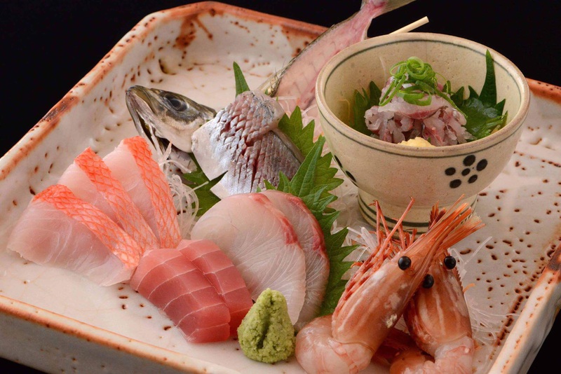 刺し盛り 1人前 1000円~です。