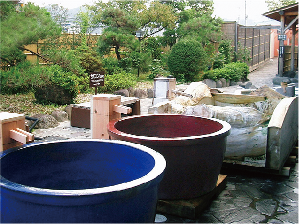 源泉かけ流しの湯