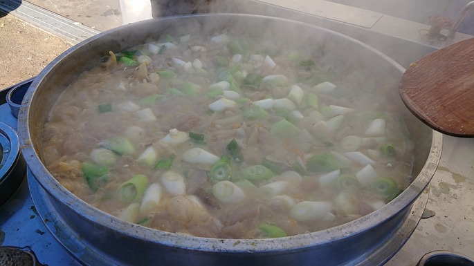 地元の野菜たっぷりの豚汁