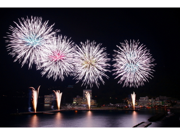 夏季熱海海上花火大会