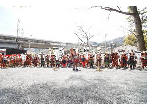 第85回　源頼朝旗揚げ武者行列