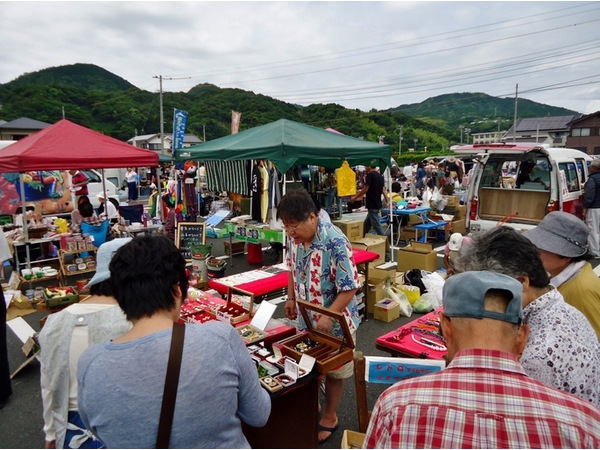 手むすびの市